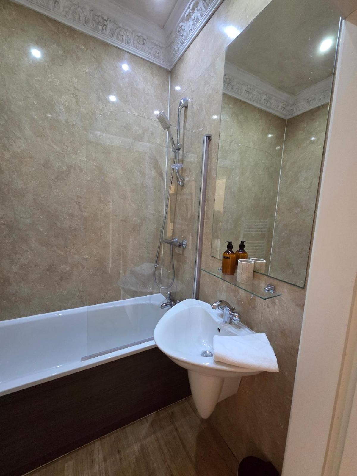 Canon St Apartment